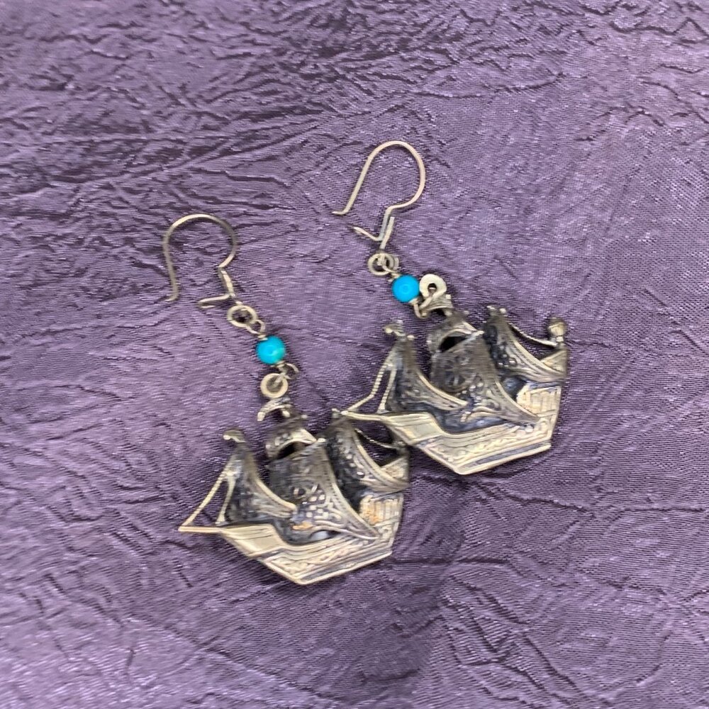 Vintage 925 Sterling Silver Cutter Earrings with Aged Patina Finish - Picture 9 of 11